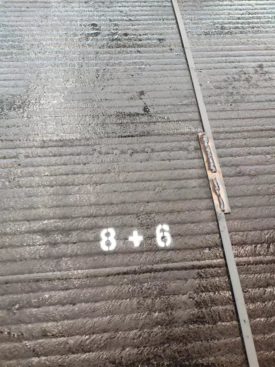 海外4+8+4耐磨板，双面焊耐磨板